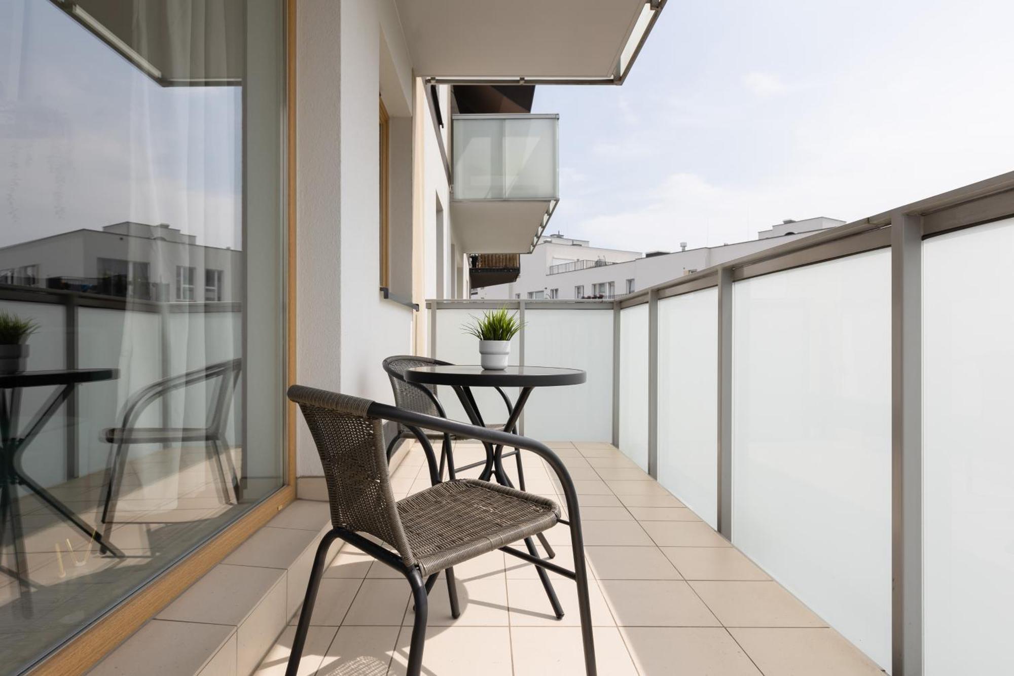Metro Bielany Apartments By Noclegi Renters Warschau Buitenkant foto